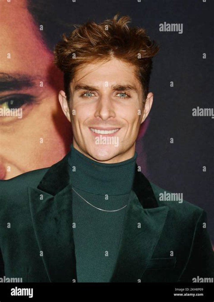 Alex Cubis - Age, Family, Bio