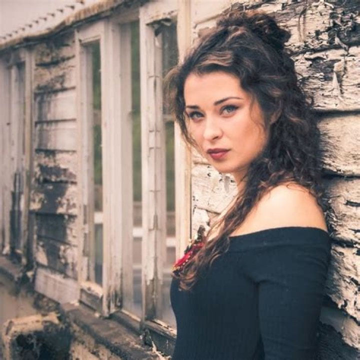 Alice Fredenham - Age, Family, Bio