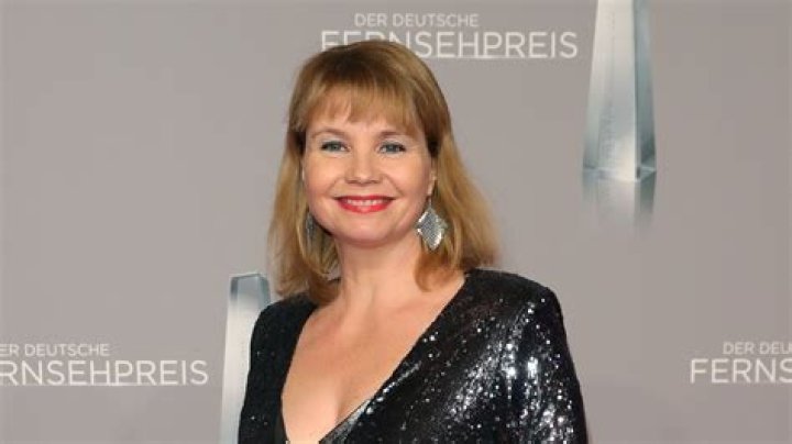 Annette Frier Net Worth - Wiki, Age, Weight and Height, Relationships, Family, and More