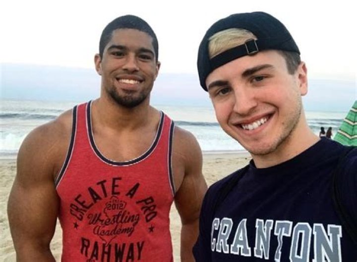 How is wrestler Anthony Bowens dealing with hate regarding his sexuality?