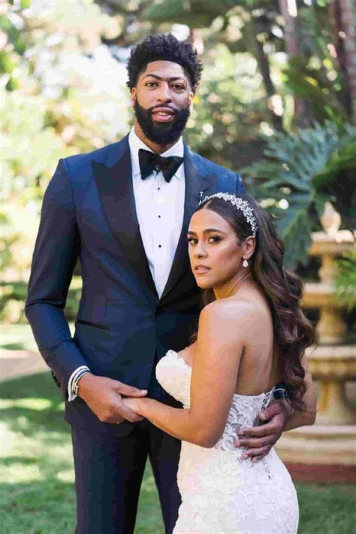 Anthony Davis is Married to Wife: Marlen Davis. Kids.