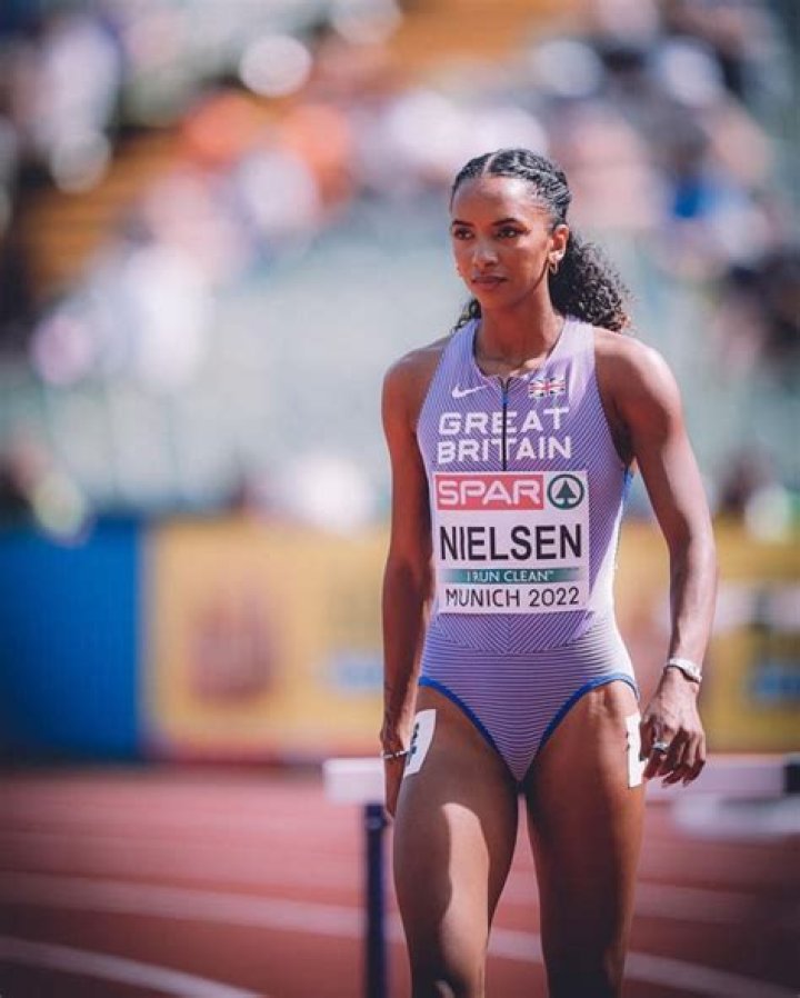 Athletes Born August 3 | Famous Birthdays