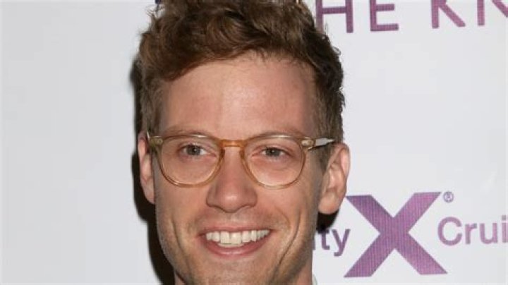 Barrett Foa Net Worth - Wiki, Age, Weight and Height, Relationships, Family, and More