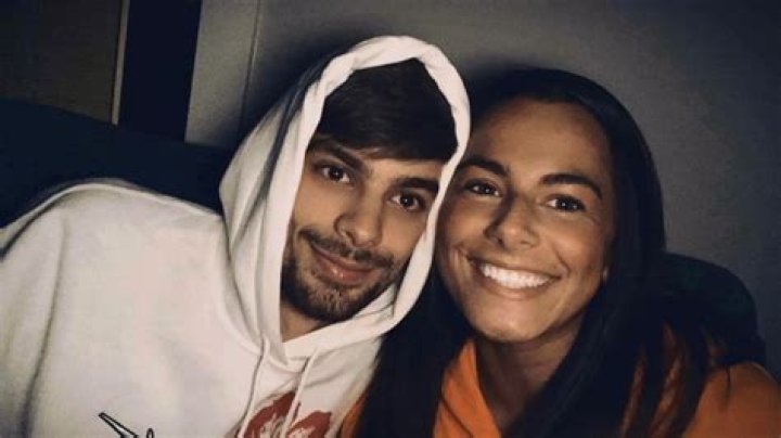 Cara Davis - Trivia, Family, Bio