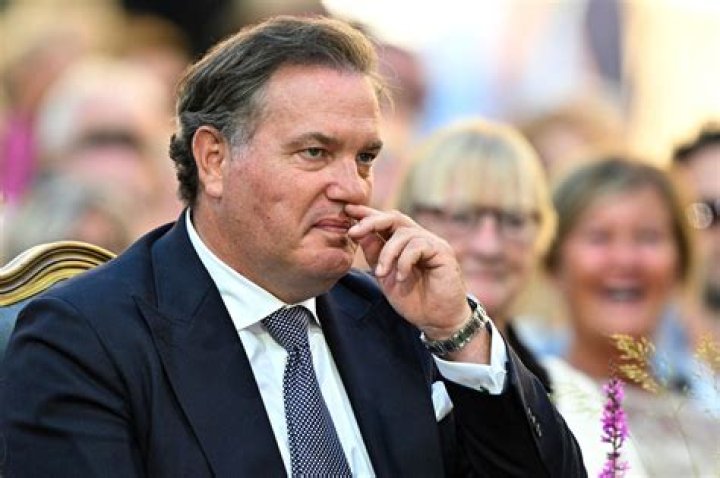 Chris O'Neill - Age, Family, Bio