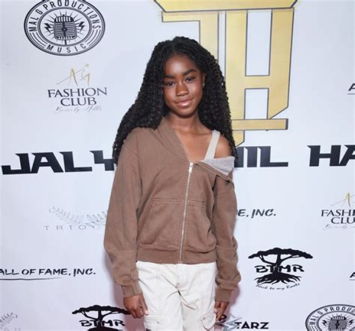 Golden Brooks Daughter- Dakota Tao Brooks-Woodside Net Worth, Age, Instagram