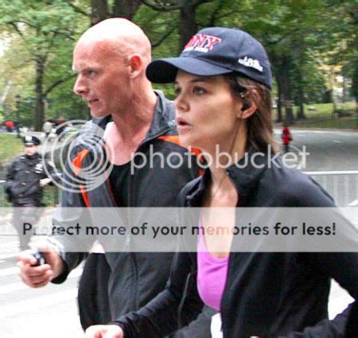 Did Katie Holmes fake the NY Marathon and have someone else run it for her?