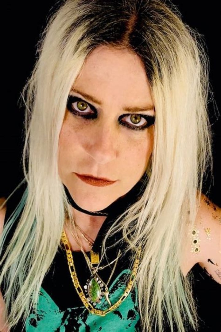 Donita Sparks Bio (Wiki) 