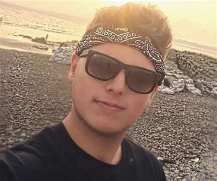 Elliot Giles Bio (Wiki) 