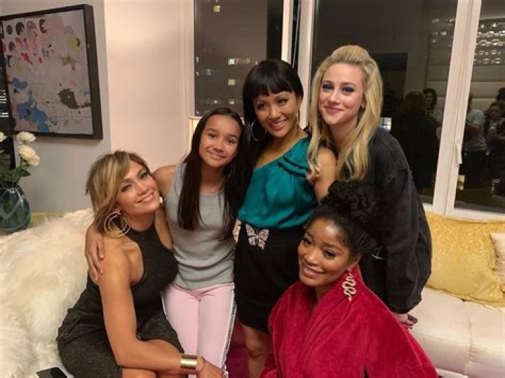 
Emma Batiz Height, Weight, Net Worth, Age, Birthday, Wikipedia, Who, Nationality, Biography 