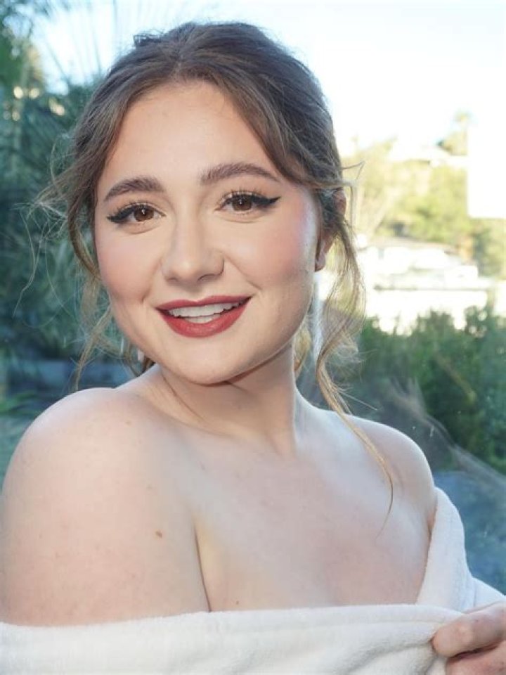 Emma Kenney Bio (Wiki) 