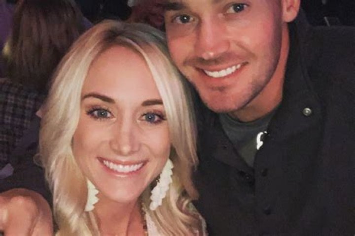 Erin Bradshaw - Age, Family, Bio