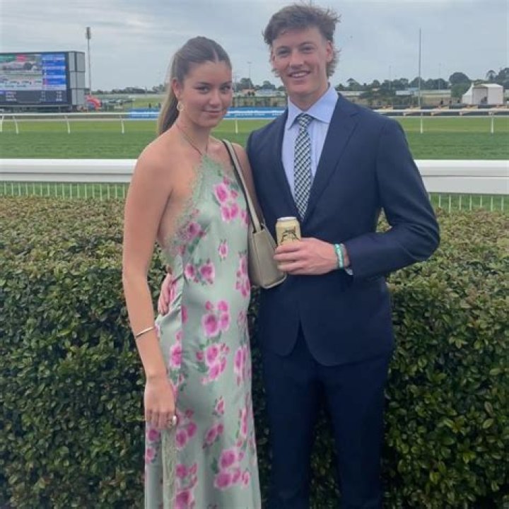 Flynn Curry - Age, Family, Bio