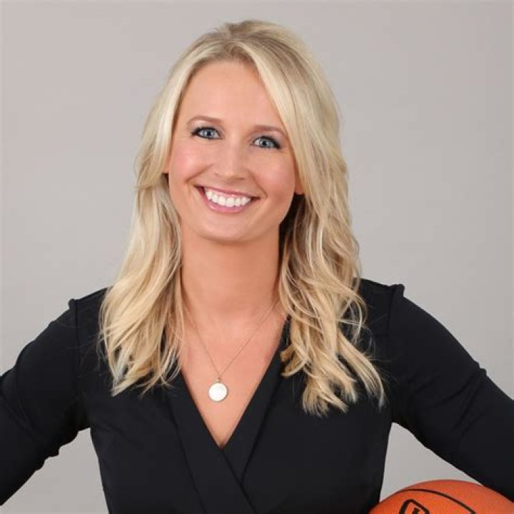 
Fox Sports Sarah Kustok’s Wiki – Husband, Height, Biography 