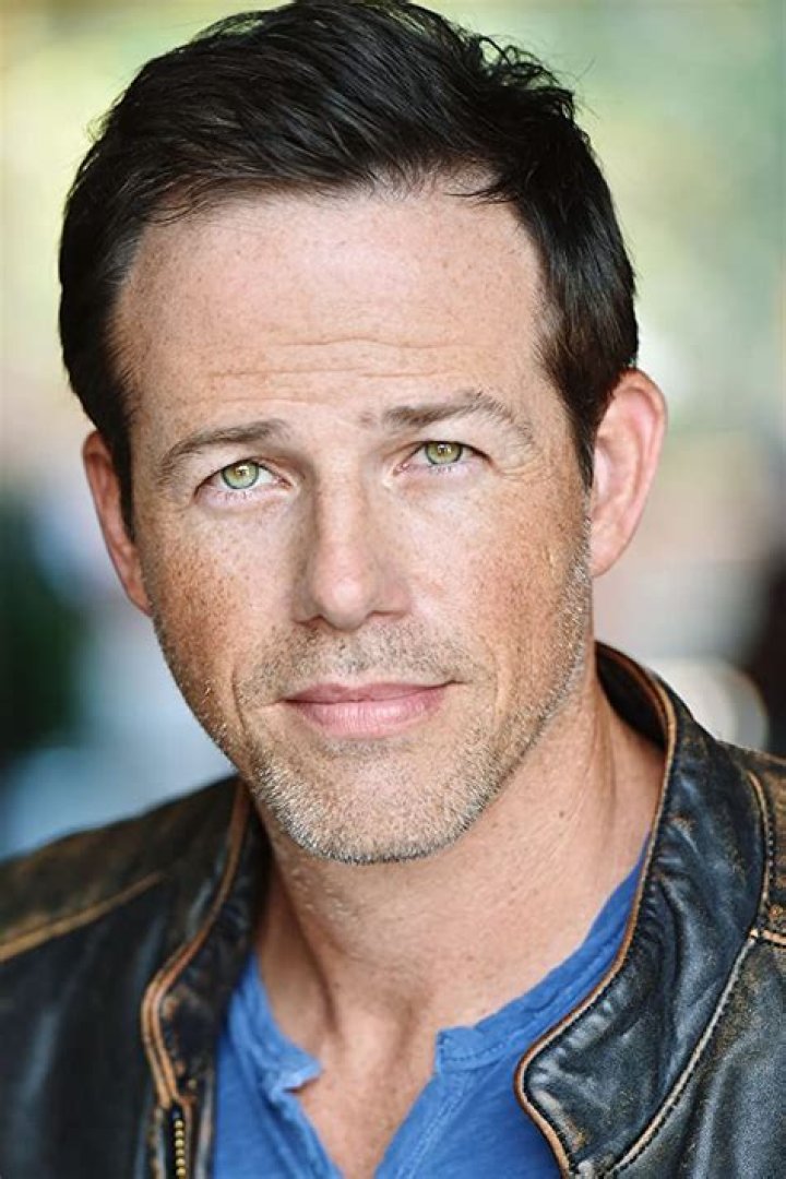 Gary Weeks - Age, Family, Bio