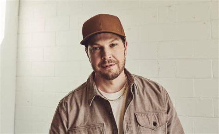 Gavin DeGraw got his ass kicked & got hit by a taxi (update)