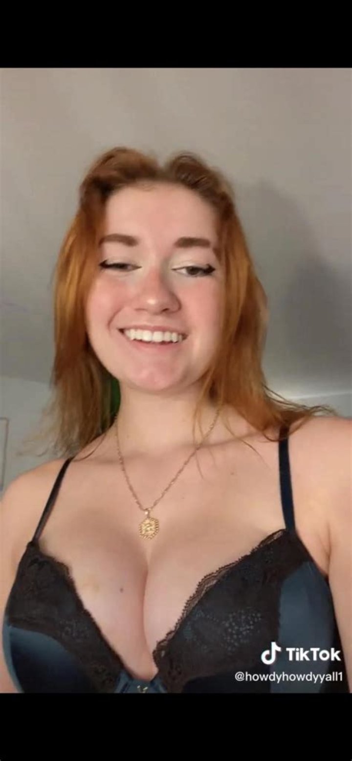 Howdyhowdyyall - Age, Family, Bio