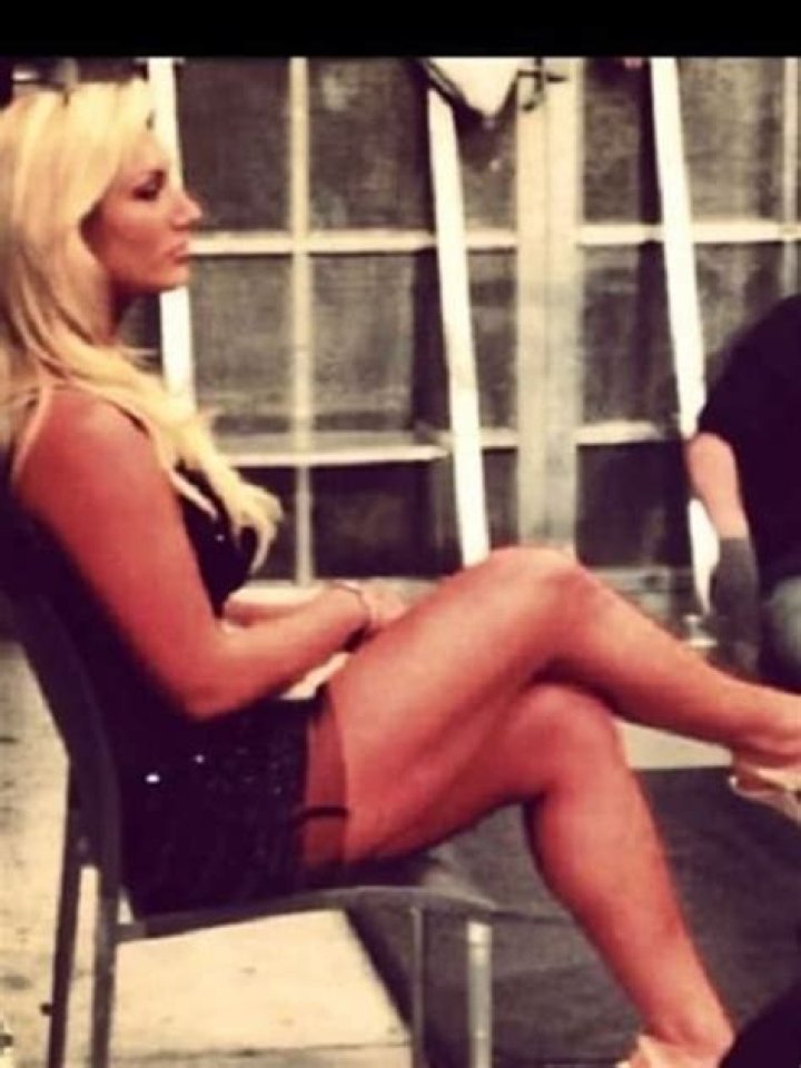 Hulk Hogan tweets a photo of his daughter Brooke’s sexy legs: creepy?