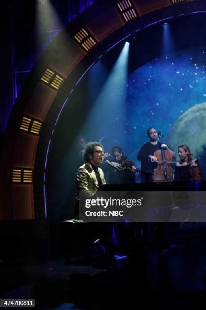 Ian Axel - Age, Family, Bio