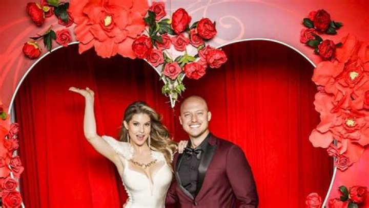 Is Amanda Cerny Pregnant? Boyfriend Johannes Bartl