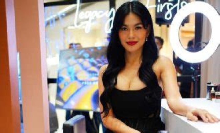 
Is Andrea Torres Dating? Is Andrea Torres Single? 