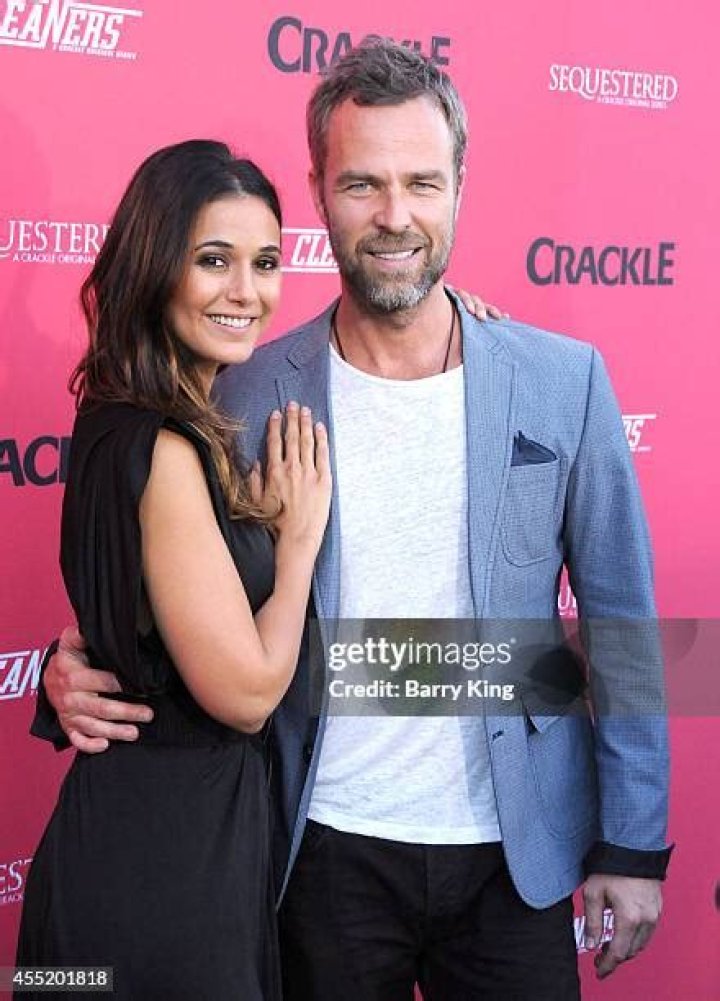 J. R. Bourne Married, Wife, Gay, Girlfriend, Dating, Family, Net Worth