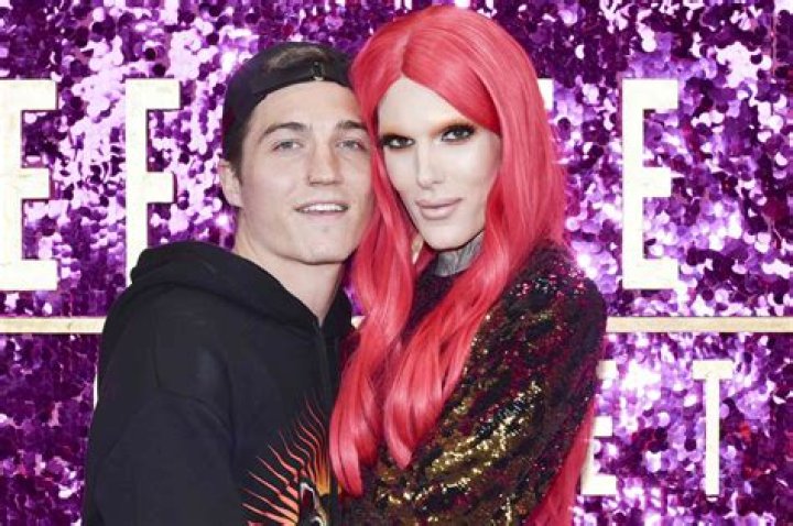 Make-Up Mogul Jeffree Star Revealed His Break-Up With His LongTime Boyfriend Nathan Schwandt!