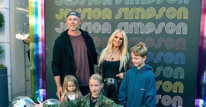 Jessica Simpson makes a dig at Carrie Underwood