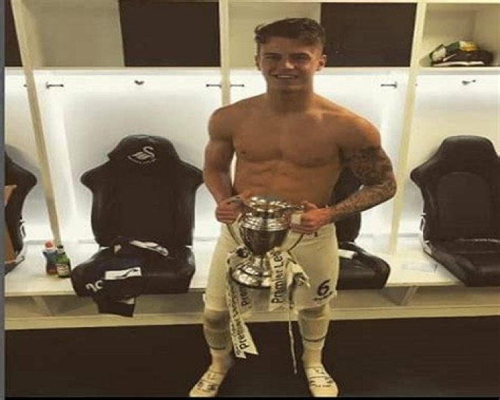 Joe Rodon Height, Weight, Net Worth, Age, Birthday, Wikipedia, Who, Instagram, Biography