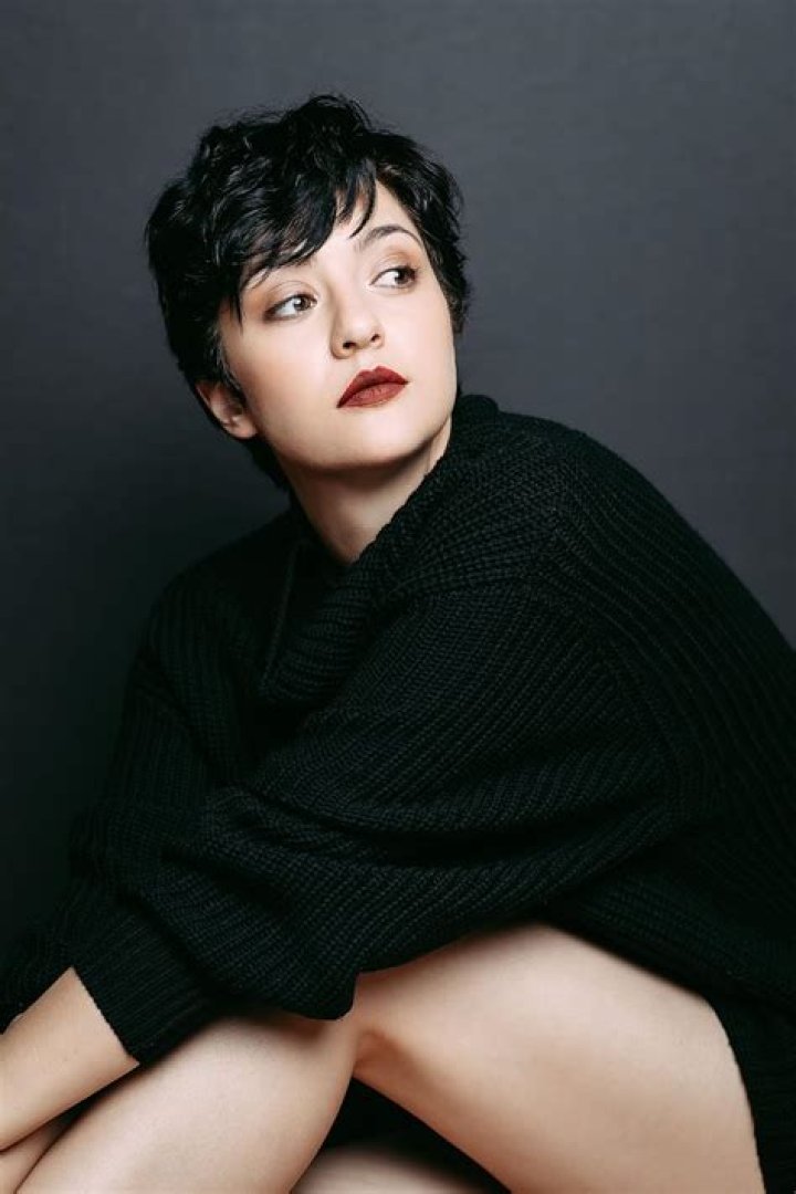 Katie Findlay Bio (Wiki) 