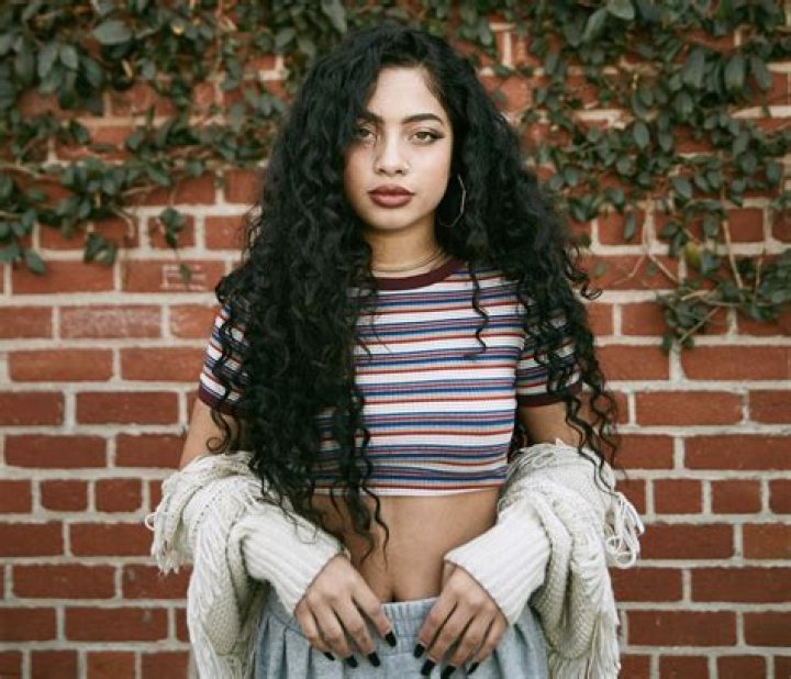 Kiana Ledé - Age, Family, Bio