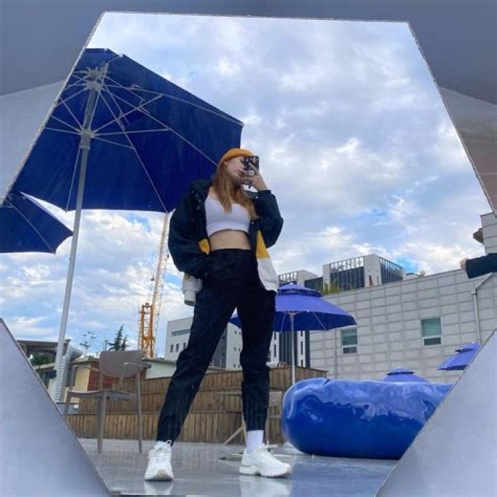 Lea Navvab Huening - Age, Family, Bio