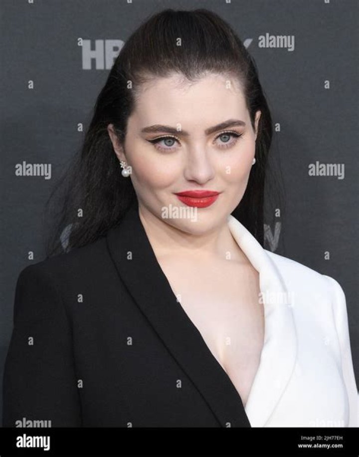 Lilla Crawford - Age, Family, Bio