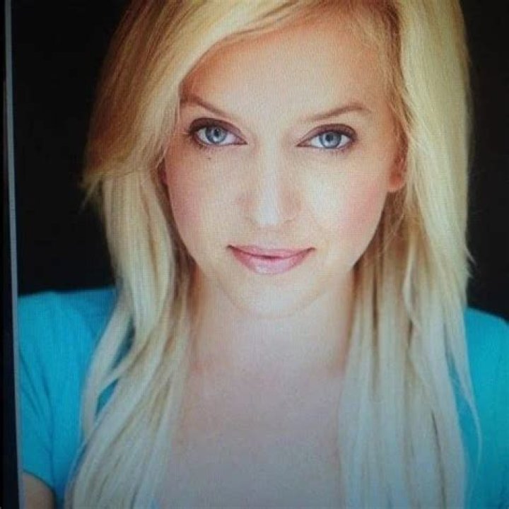 Lisa J. Lennox Bio (Wiki) 