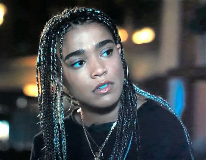 Lucy Barrett - Age, Family, Bio