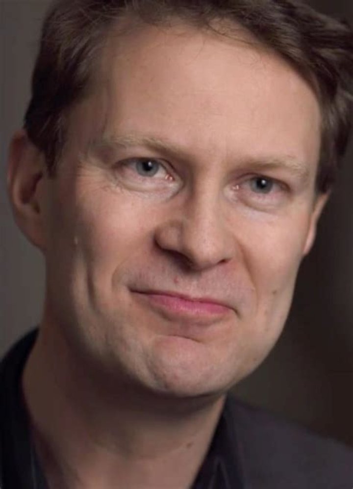 Luke Harding Bio (Wiki) 