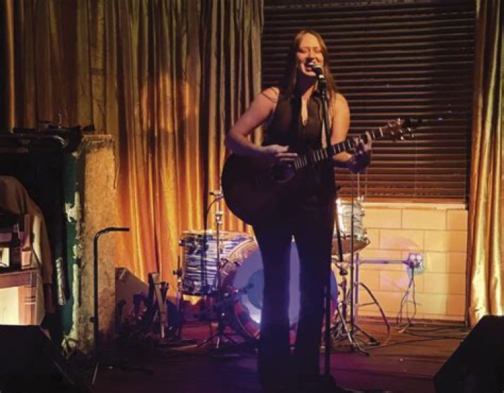 Singers Born March 1 | Famous Birthdays