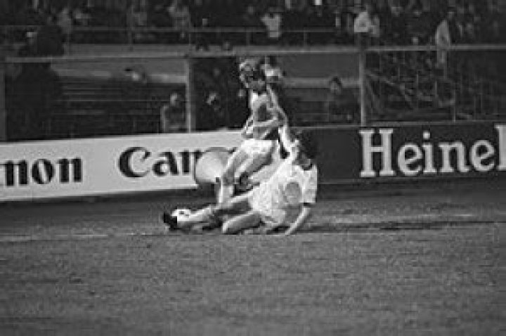 
Mark Lawrenson Height, Weight, Net Worth, Age, Birthday, Wikipedia, Who, Nationality, Biography 