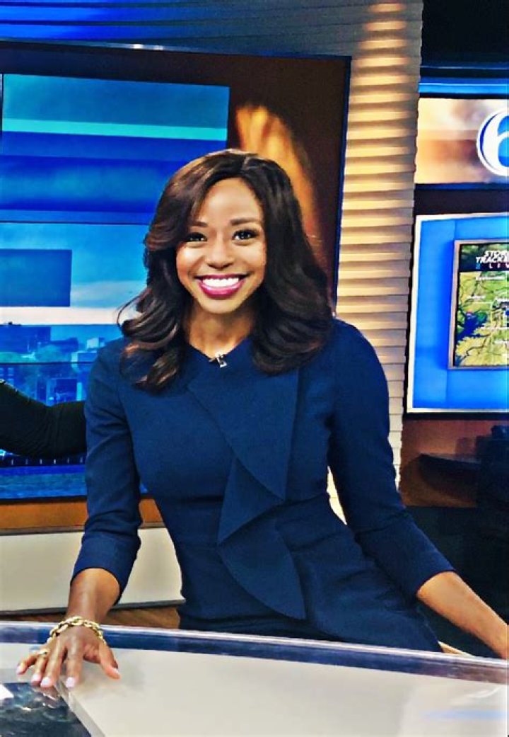 The former 6abc weather anchor Melissa Magee is living a single life.