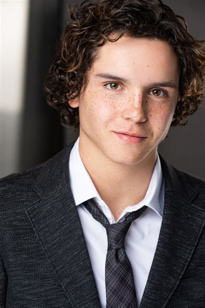 Noah Lomax Net Worth - Wiki, Age, Weight and Height, Relationships, Family, and More