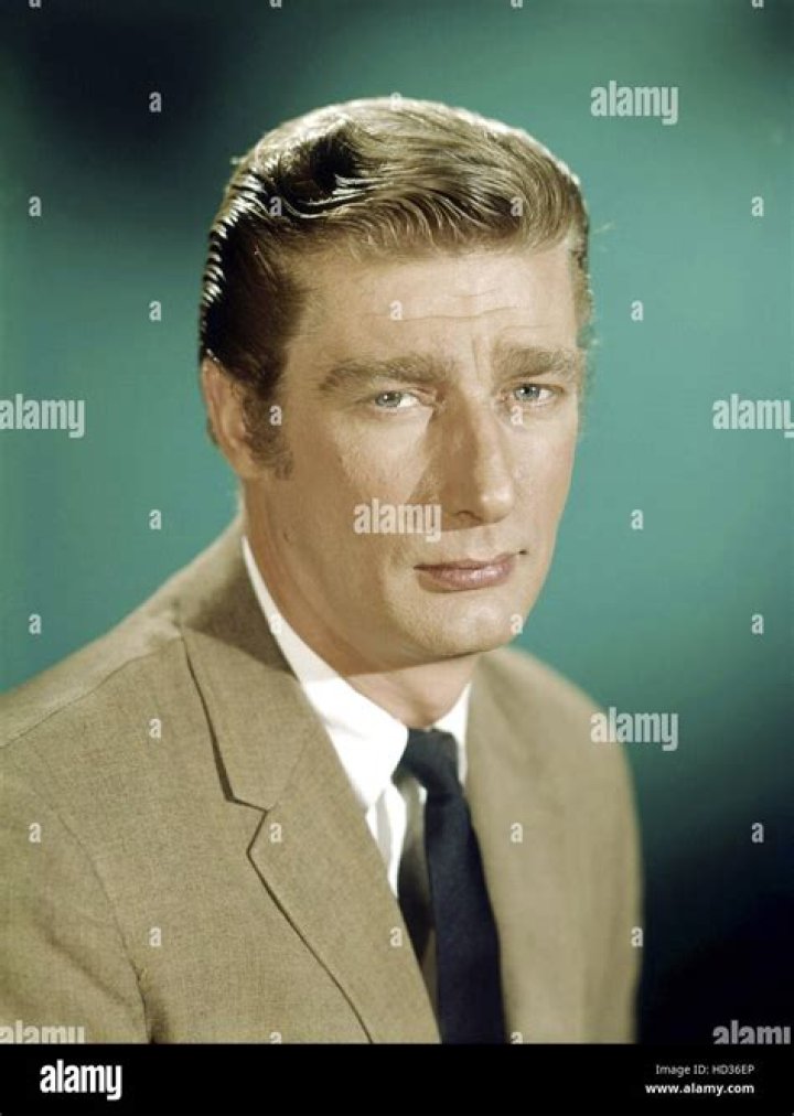 Richard Mulligan Net Worth - Wiki, Age, Weight and Height, Relationships, Family, and More