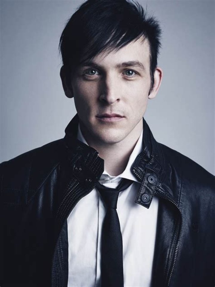 Robin Lord Taylor Net Worth - Wiki, Age, Weight and Height, Relationships, Family, and More