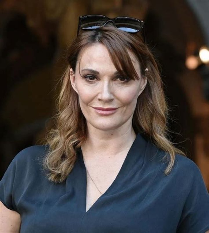 Sarah Parish Height, Weight, Net Worth, Age, Birthday, Wikipedia, Who, Nationality, Biography