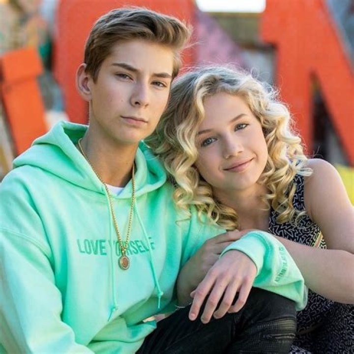 Sawyer Sharbino's Relationship & Crush History, & the Girls He's Introduced in His Videos