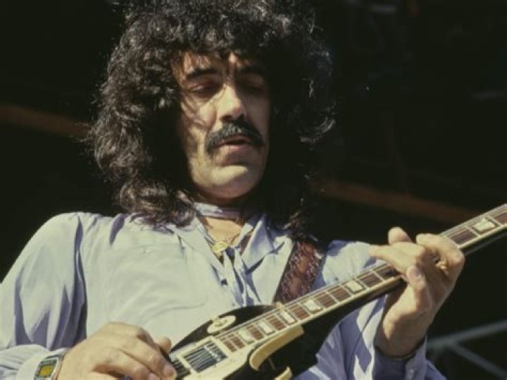 
Scottish Guitarist Manny Charlton Passed Away, What Happened To Him? 