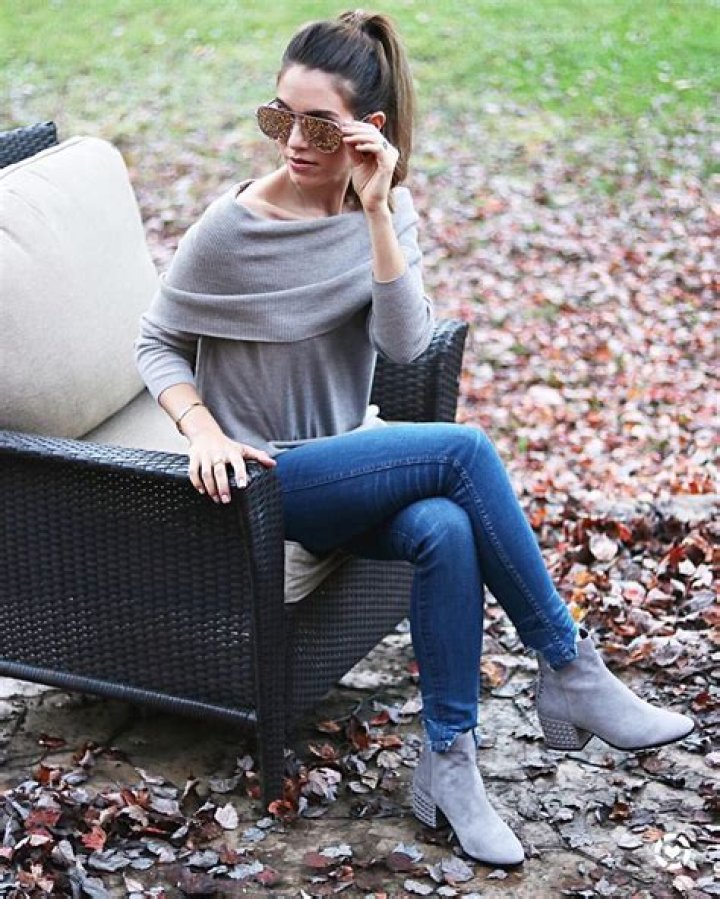 Shea Whitney - Age, Family, Bio