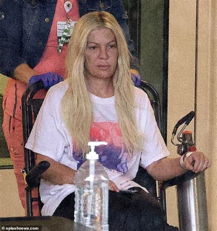 Star: Tori Spelling is anorexic because her mom stresses her out