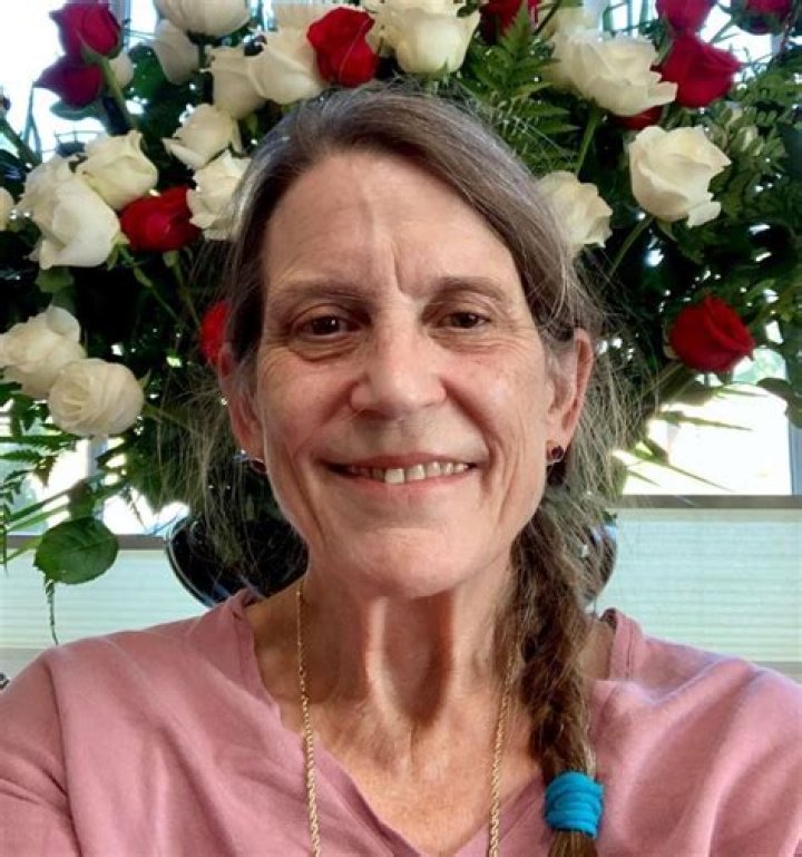 Suzanne Olmsted - Trivia, Family, Bio