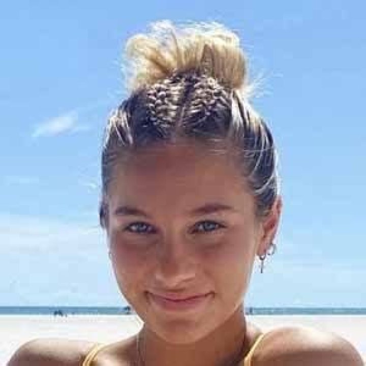 Suzie Linn - Age, Family, Bio