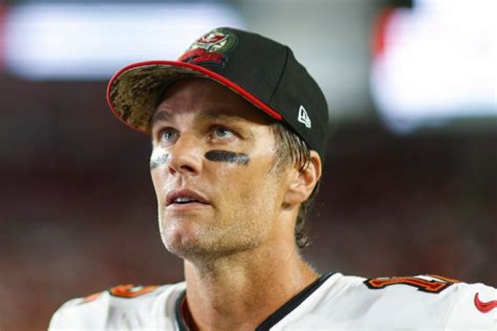 
Tom Brady Jokes He Needed ‘2 Shots of Tequila’ Before He Hosted ‘Saturday Night Live’ 